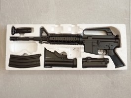 Airsoftová zbraň M16 A4 (S47) + svietidlo + rukoväť, ABS, manuál - NEFUNKČNÁ [Well]