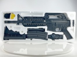 Airsoftová zbraň M4 S-System S20 + tlmič + svietidlo + kolimátor, ABS, manuál - NEFUNKČNÉ [Well]