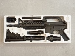 Airsoftová zbraň M4 S-System S20 + tlmič + svietidlo + kolimátor, ABS, manuál - POŠKODENÁ [Well]